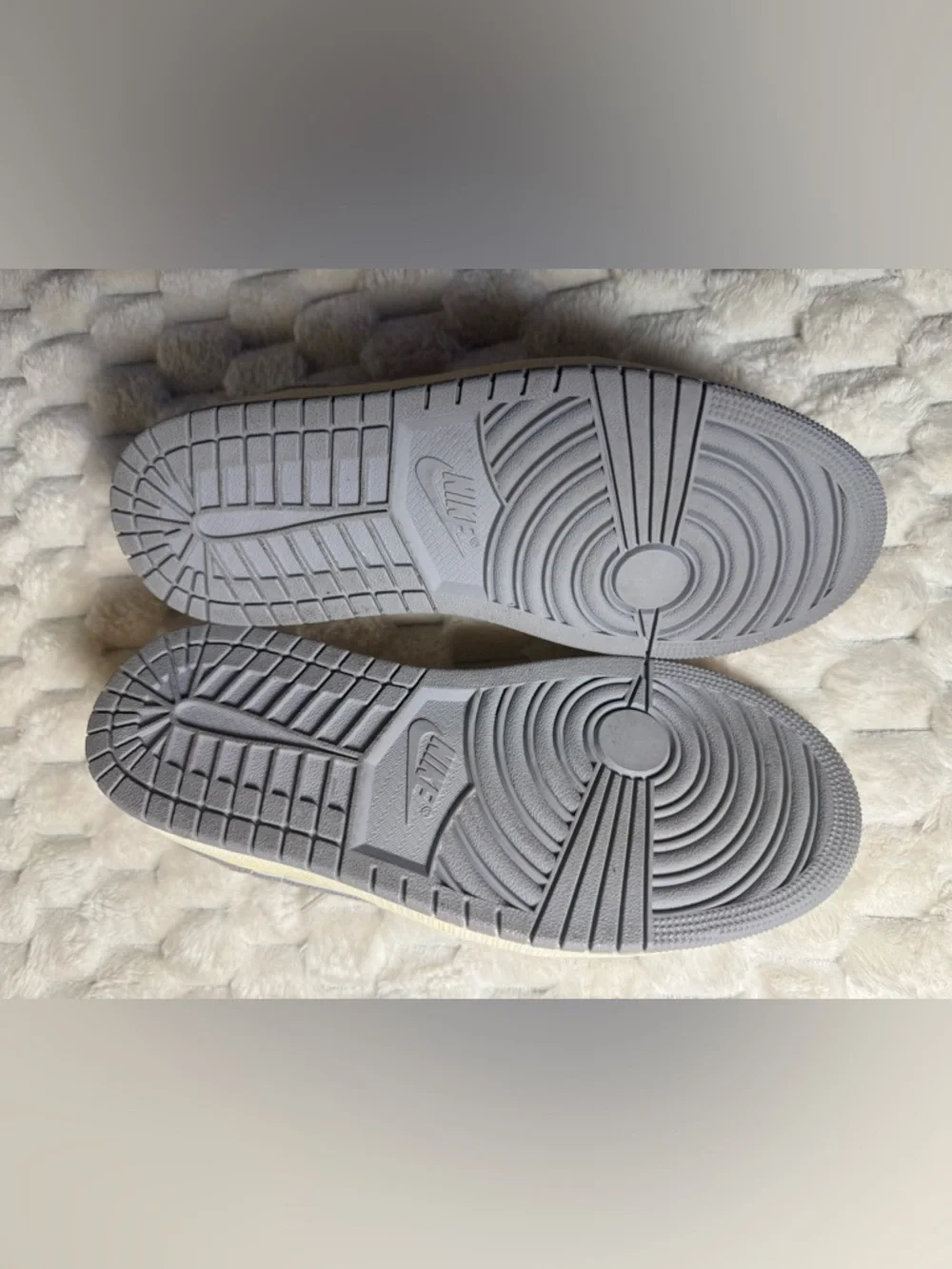Jordan 1 Retro Low OG Atmosphere M6.5 W8